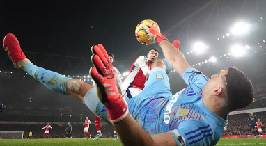 Arsenal a été à égalité contre Villa malgré une avance de 2 buts